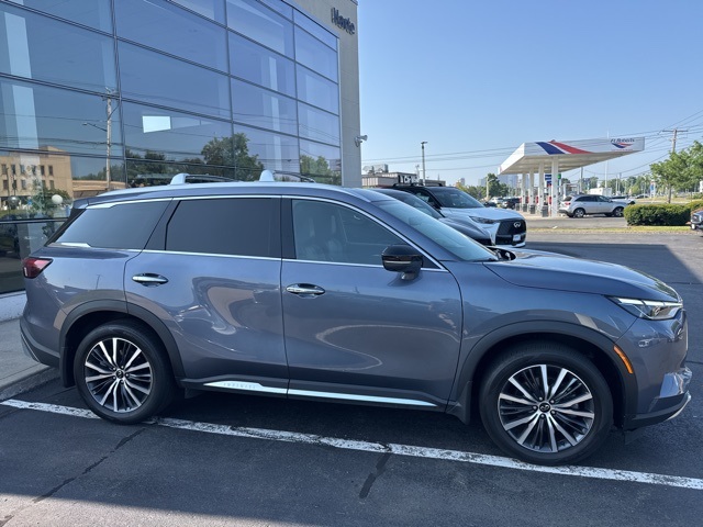 2022 Infiniti QX60 Sensory photo 2