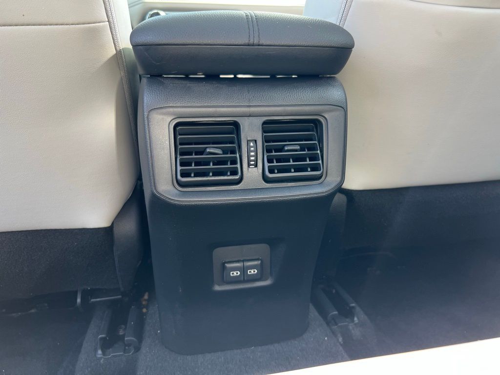 2023 Toyota RAV4 XLE Premium photo 35