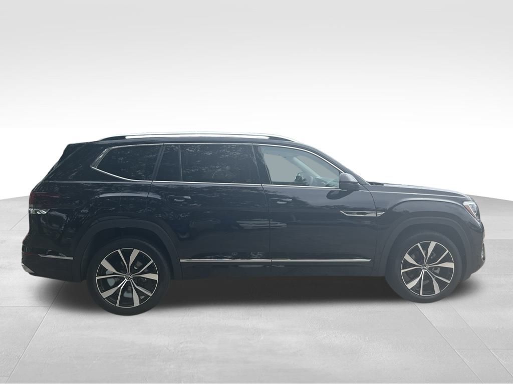 2026 Volkswagen Atlas SEL Premium R-Line photo 2