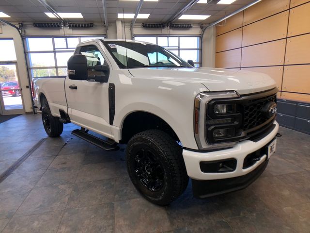 2026 Ford F-250 Super Duty XL's photo