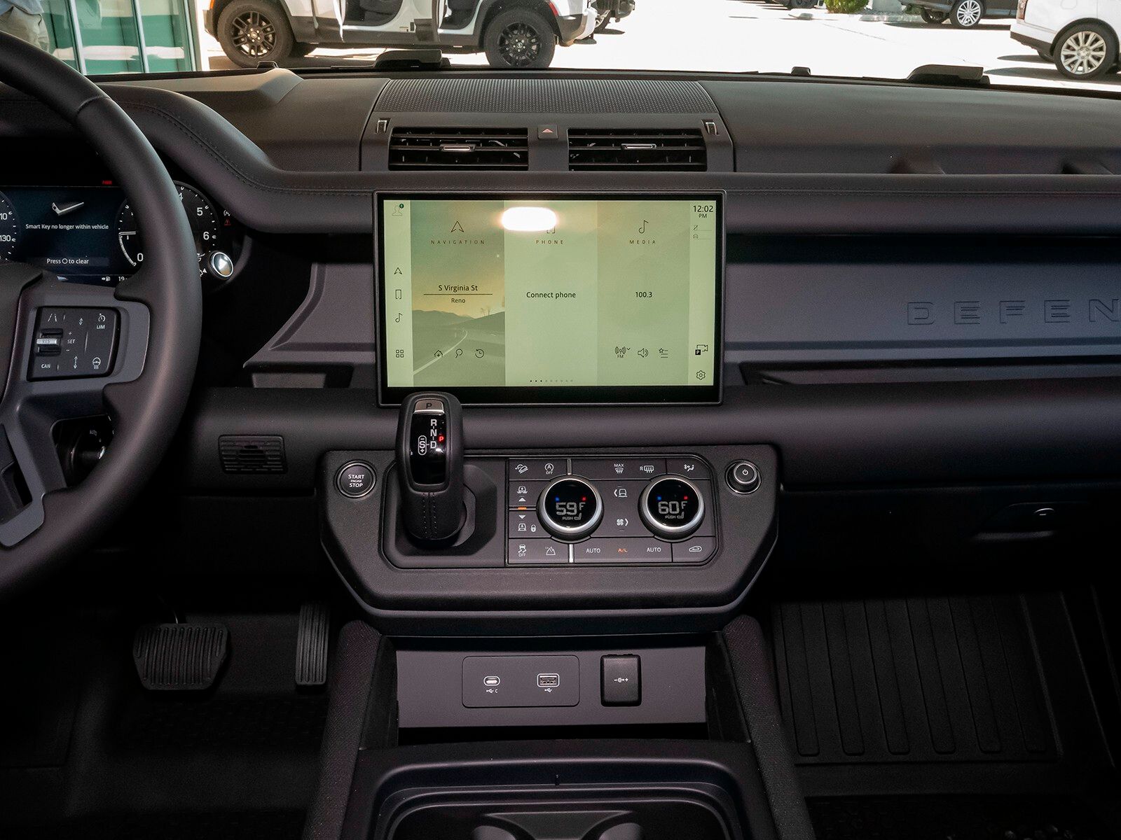 2024 Land Rover Defender 130 X-Dynamic SE photo 22