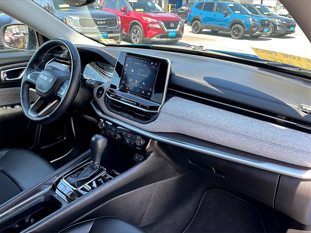 2022 Jeep Compass Latitude photo 12