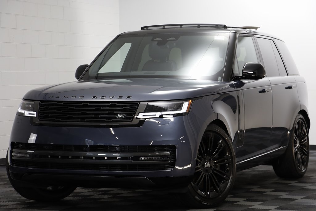 2025 Land Rover Range Rover SE's photo