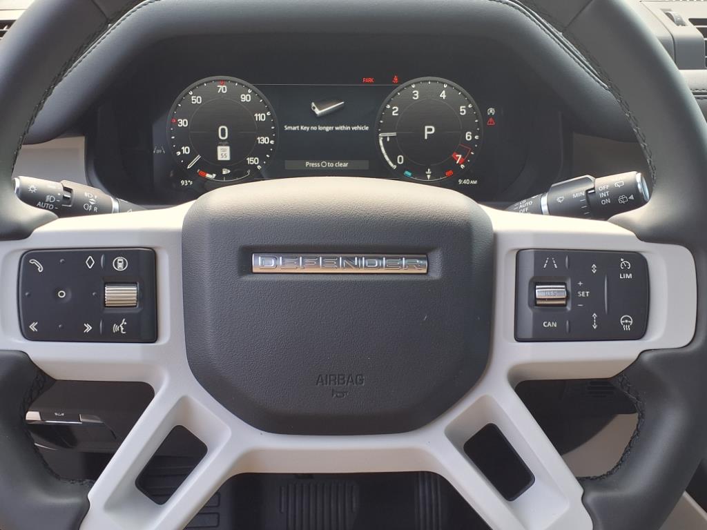 2025 Land Rover Defender 110 S photo 11
