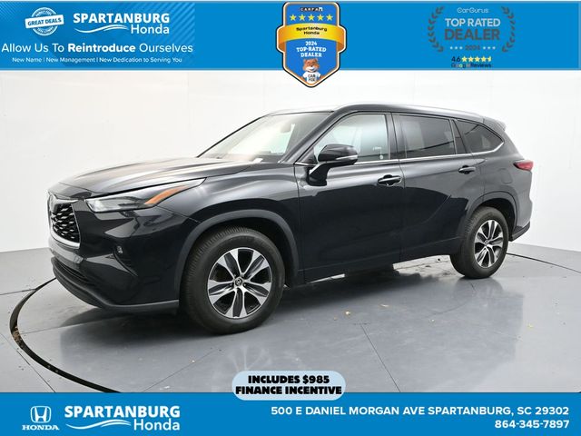 2022 Toyota Highlander XLE's photo