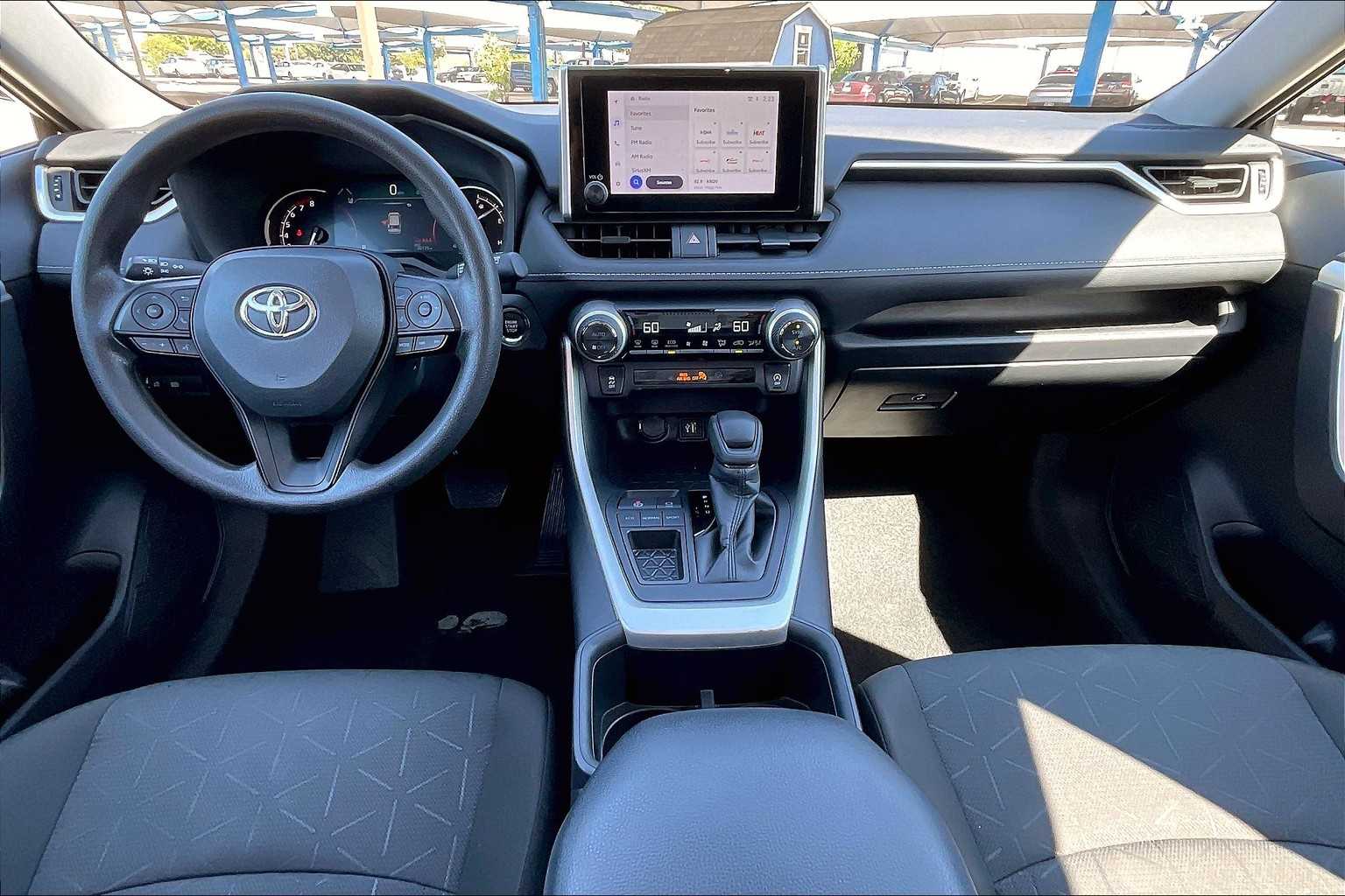 2024 Toyota RAV4 XLE photo 15