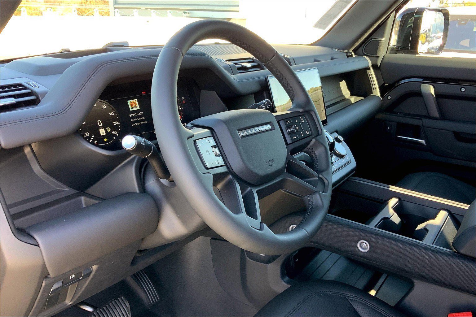 2025 Land Rover Defender 130 Outbound photo 3