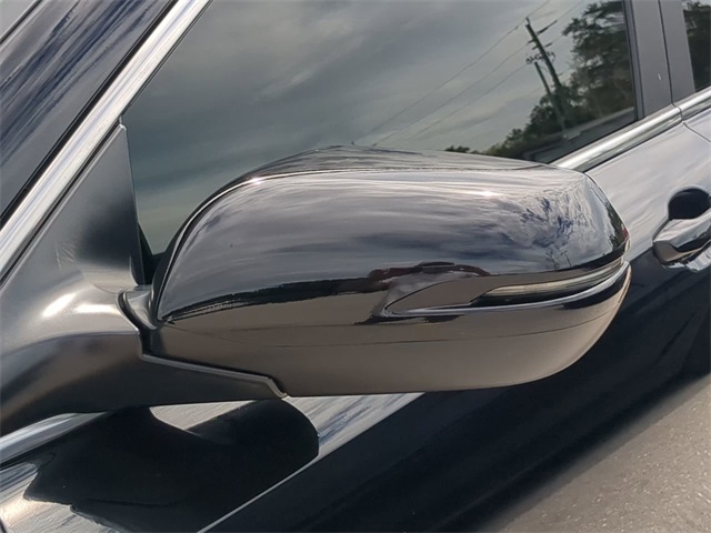 2021 Honda CR-V Hybrid Touring photo 11