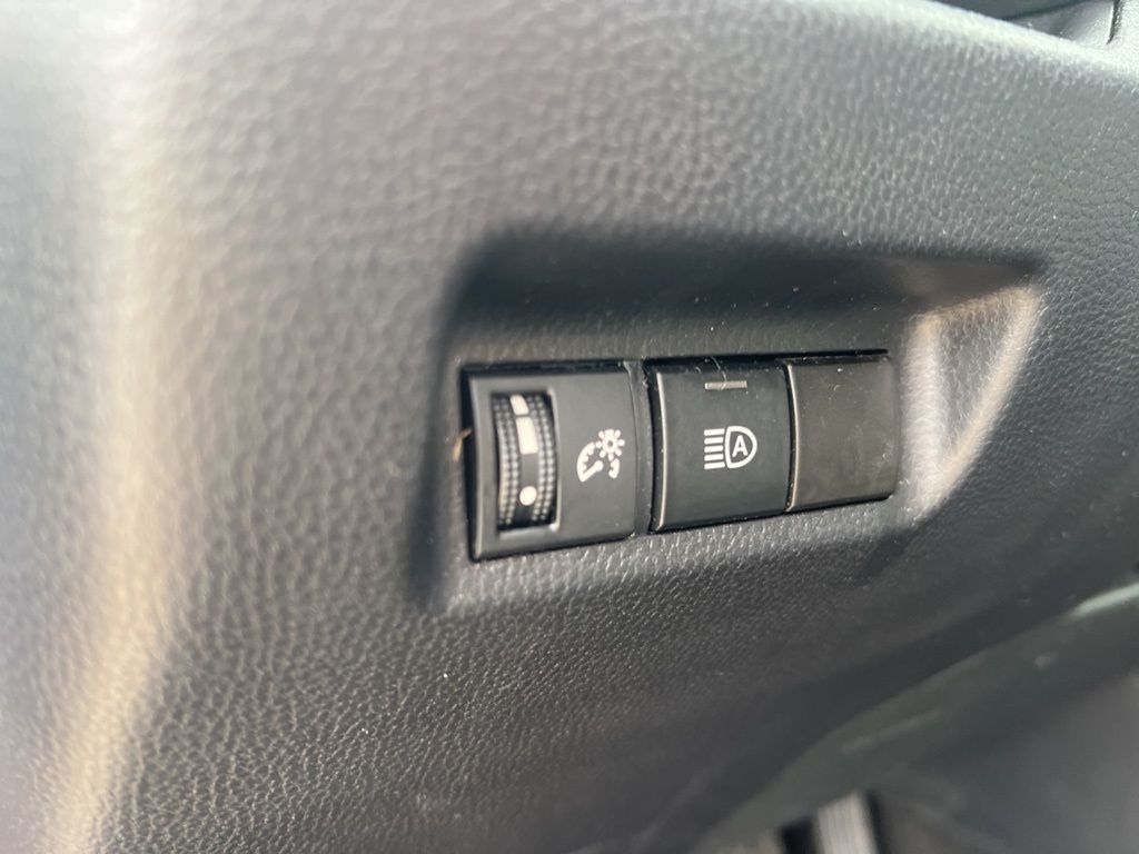 2024 Toyota RAV4 XLE photo 12