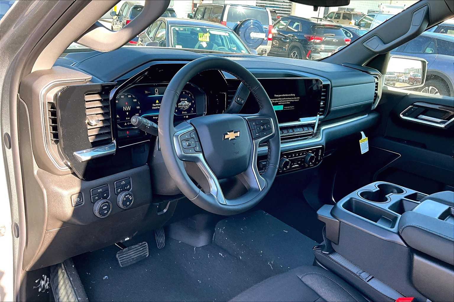 2025 Chevrolet Silverado 1500 LT photo 8