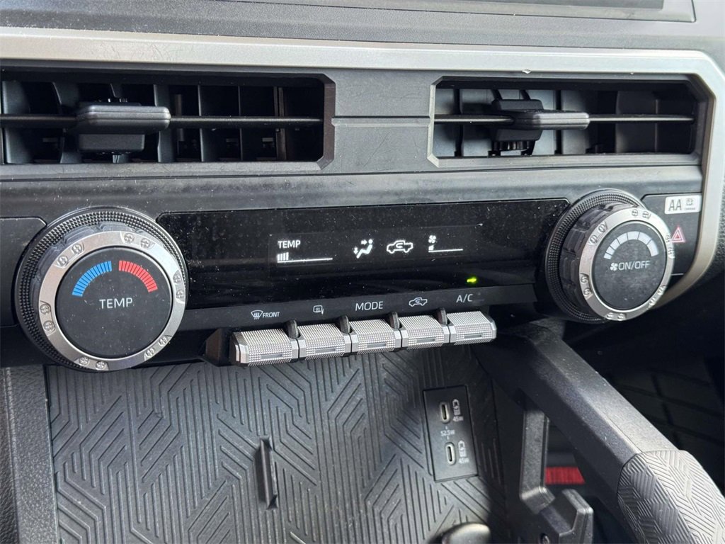 2024 Toyota Tacoma SR XtraCab photo 4