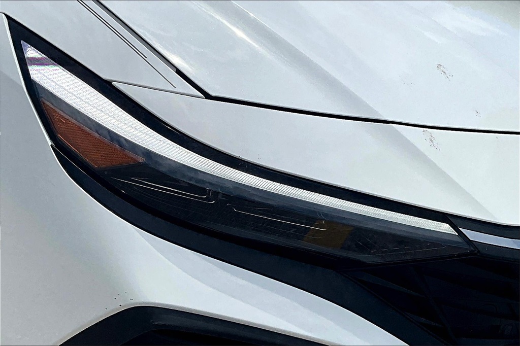 2024 Hyundai Elantra SE photo 29
