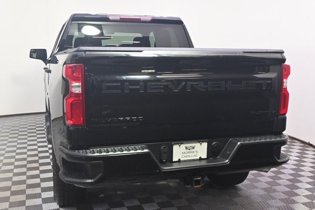 Used 2021 Chevrolet Silverado 1500 Custom with VIN 1GCPYCEH8MZ431288 for sale in Minneapolis, Minnesota
