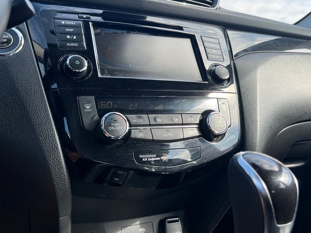 2022 Nissan Rogue Sport SL photo 22