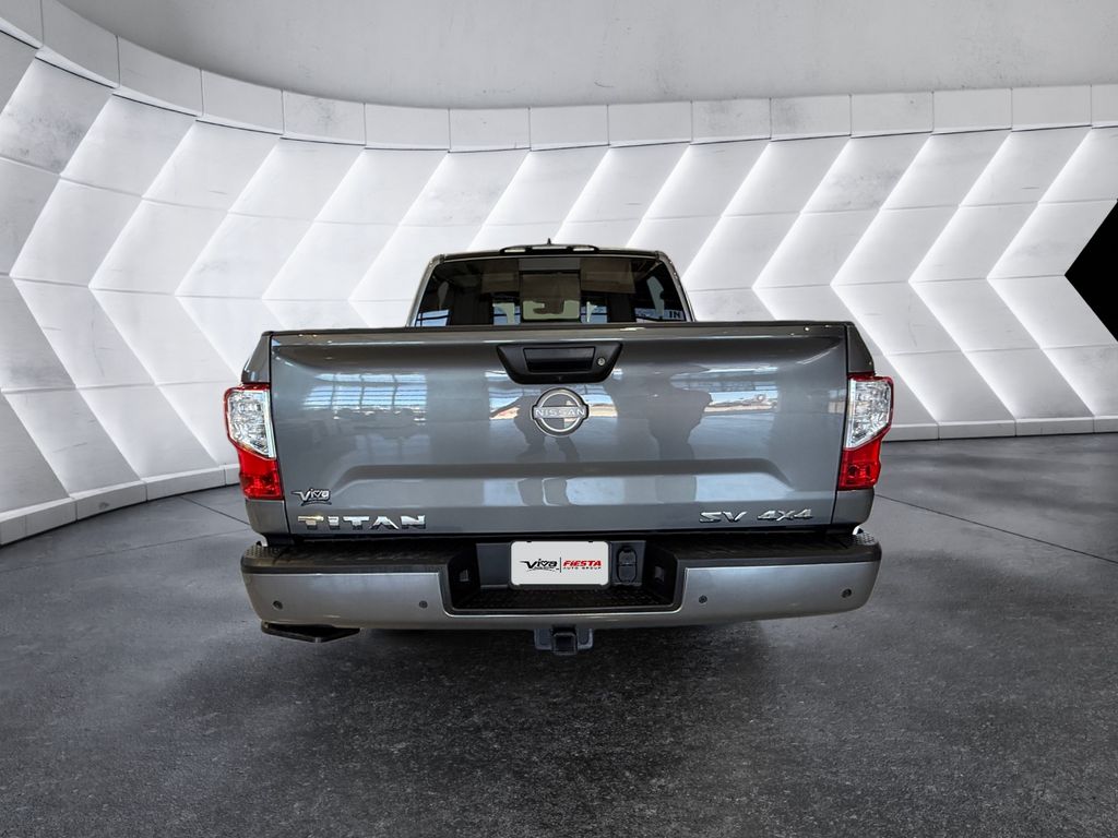 2024 Nissan Titan SV photo 3