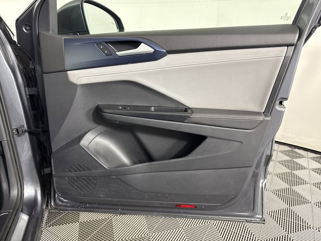 2024 Volkswagen Taos SE photo 10