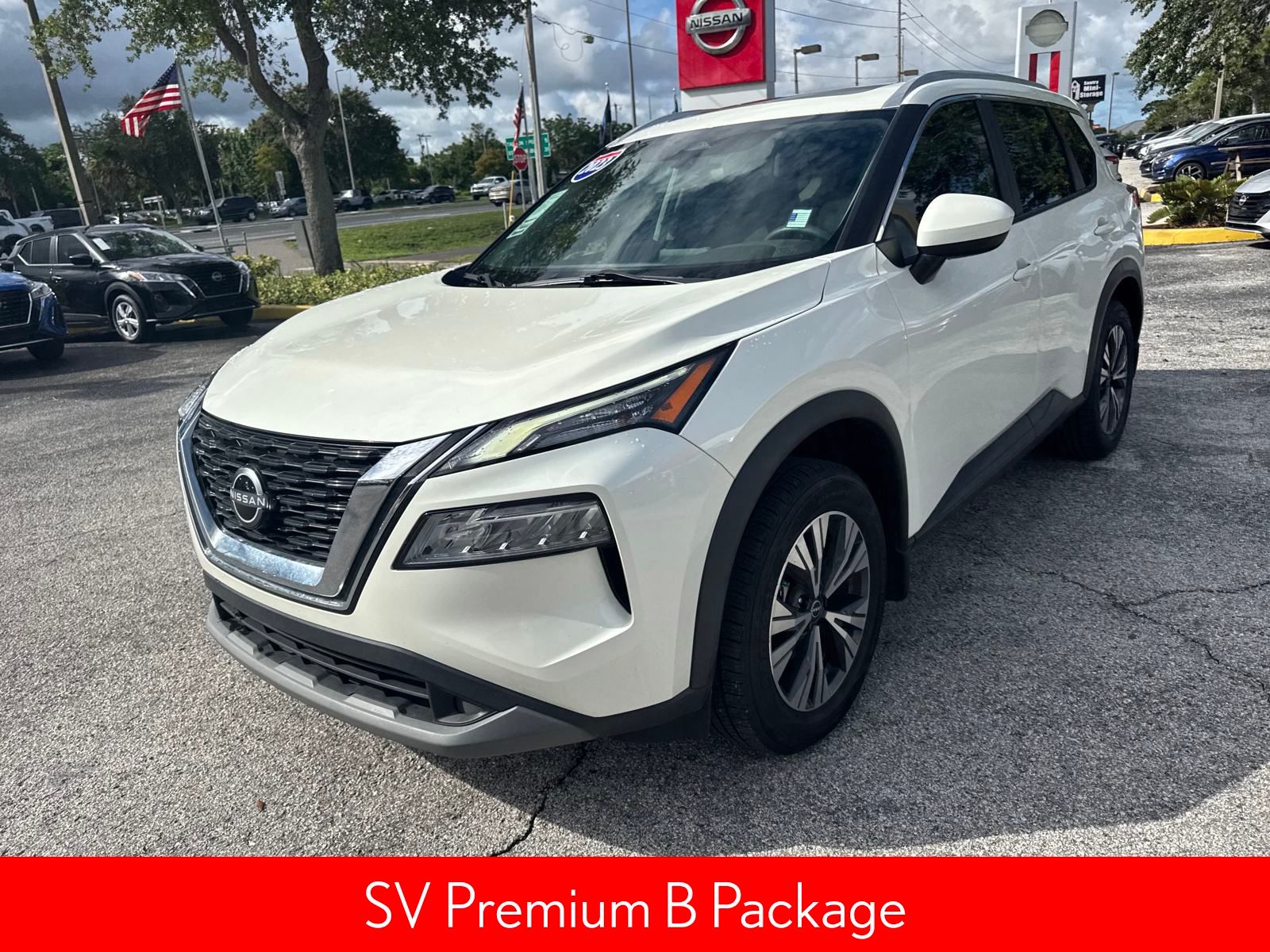 2023 Nissan Rogue SV photo 2