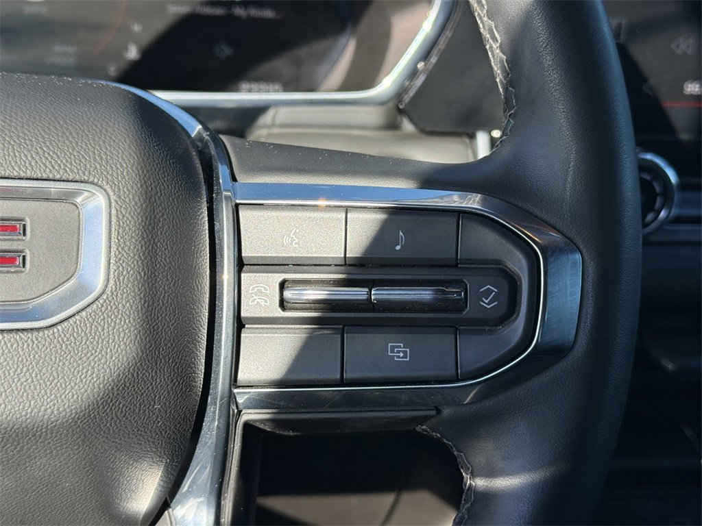2024 GMC CANYON - Image 18