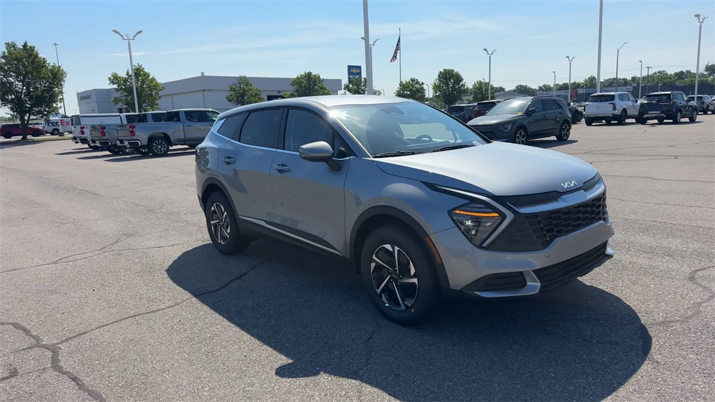 2025 Kia Sportage Hybrid LX photo 2