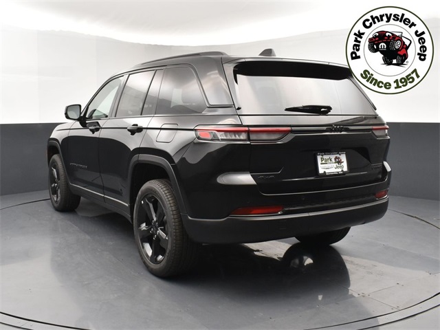 2025 Jeep Grand Cherokee Limited photo 4