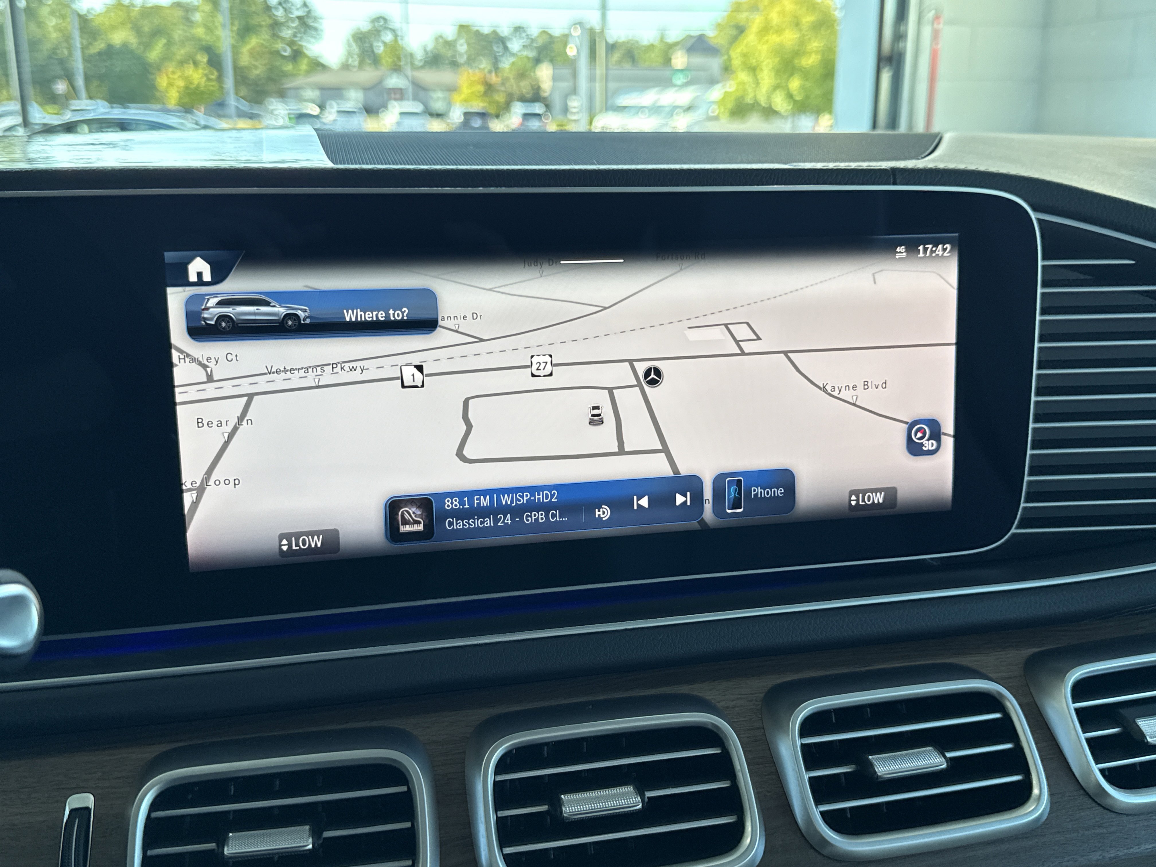 2026 Mercedes Benz GLS 450 4MATIC photo 9