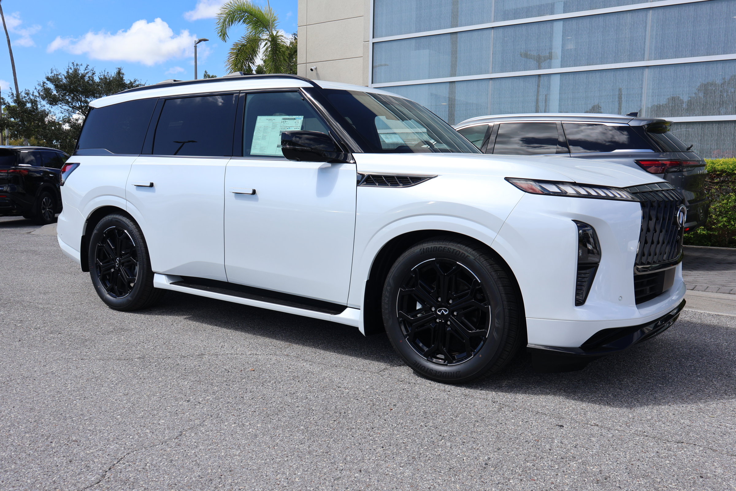 2026 Infiniti QX80 Sensory photo 7