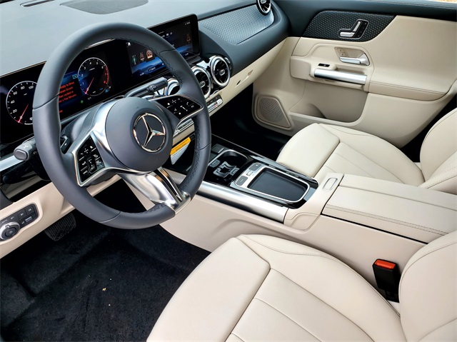 2025 Mercedes Benz GLA 250 4MATIC photo 6