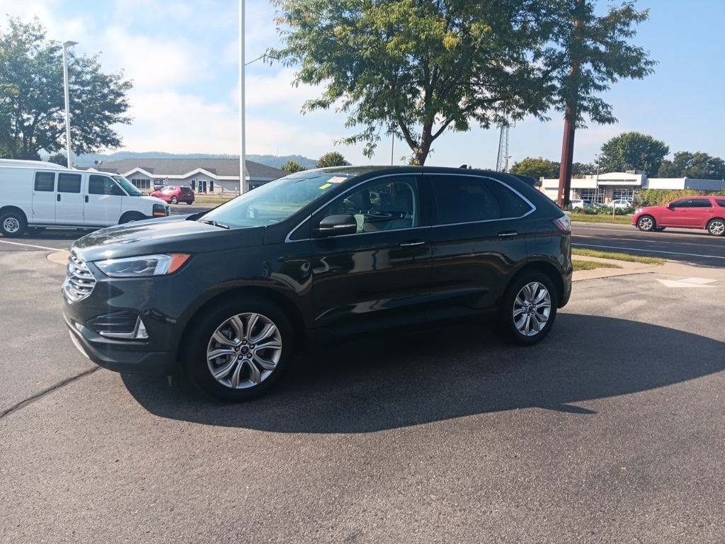 2022 Ford Edge Titanium photo 16