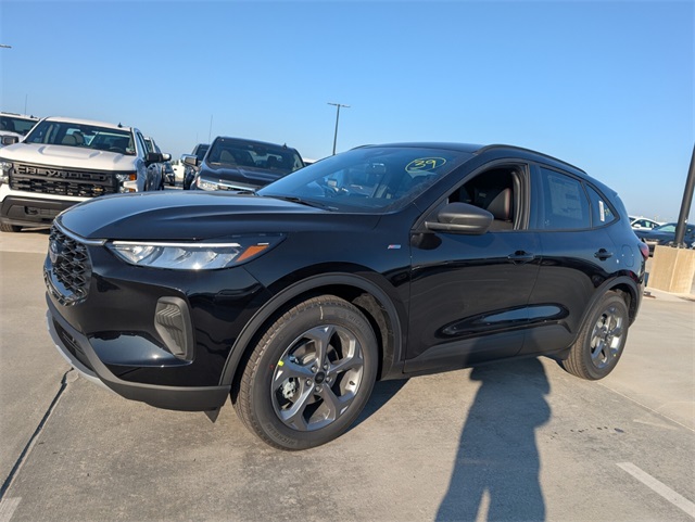 2026 Ford Escape ST-Line photo 4