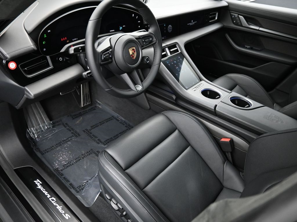 2023 Porsche Taycan Turbo S photo 3