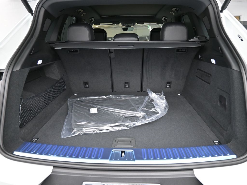 2026 Porsche Cayenne photo 7
