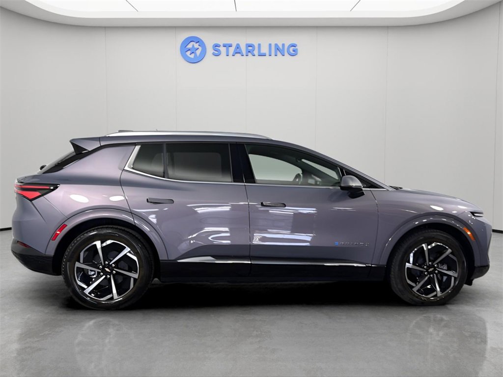 2025 Chevrolet Equinox EV 1LT photo 11