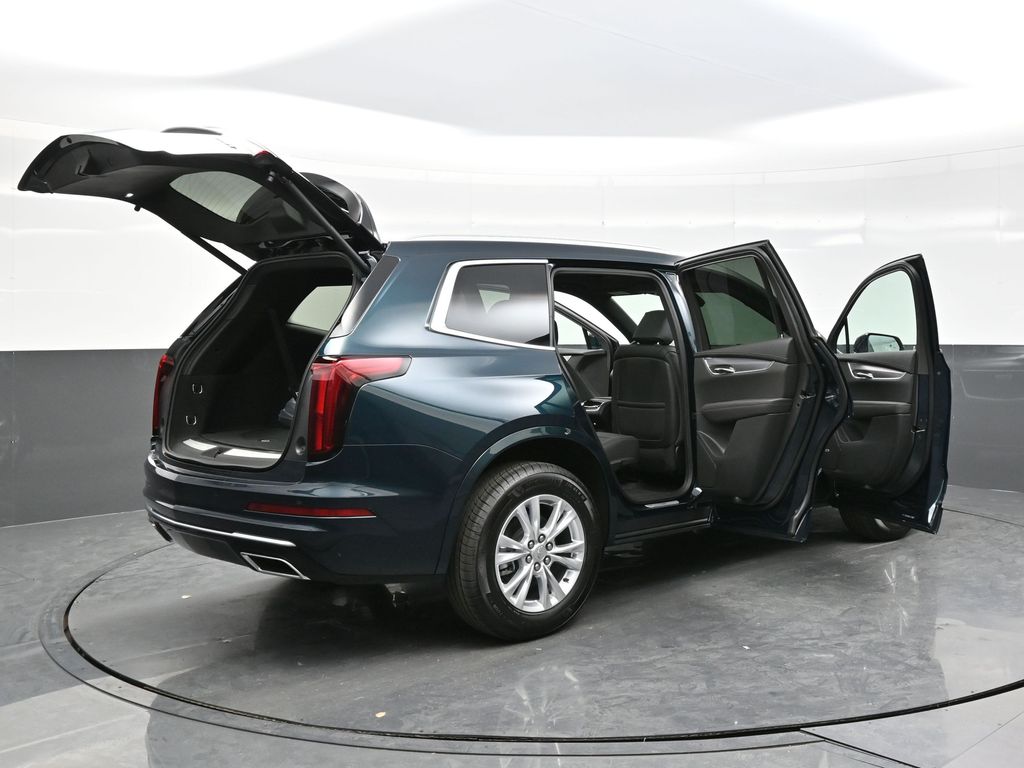 2025 Cadillac XT4 Luxury photo 39