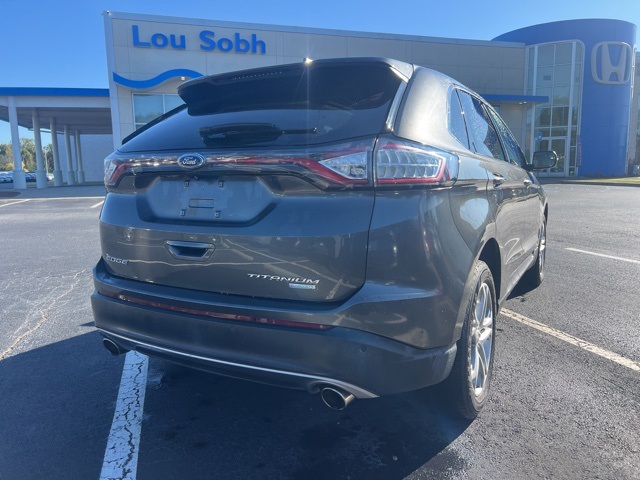 2018 Ford Edge Titanium photo 2