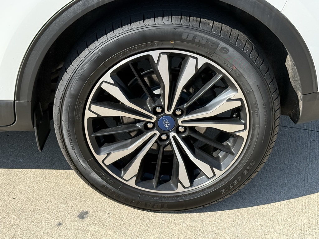 2022 Ford Escape SEL photo 8
