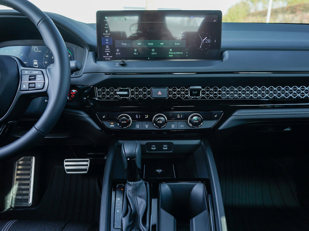 2025 Honda Accord Hybrid Sport photo 13