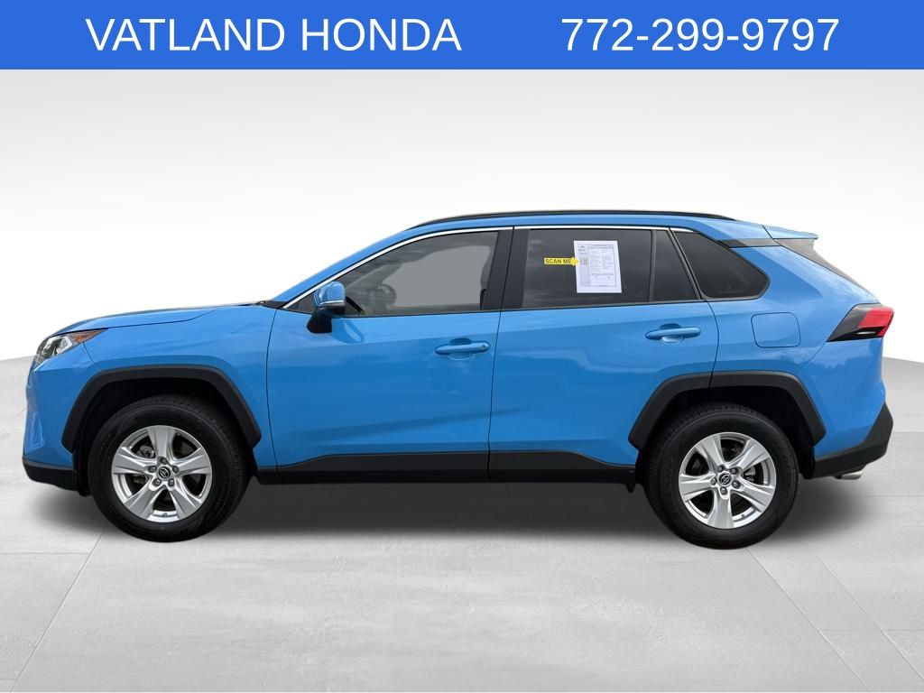 2019 Toyota RAV4 XLE photo 3