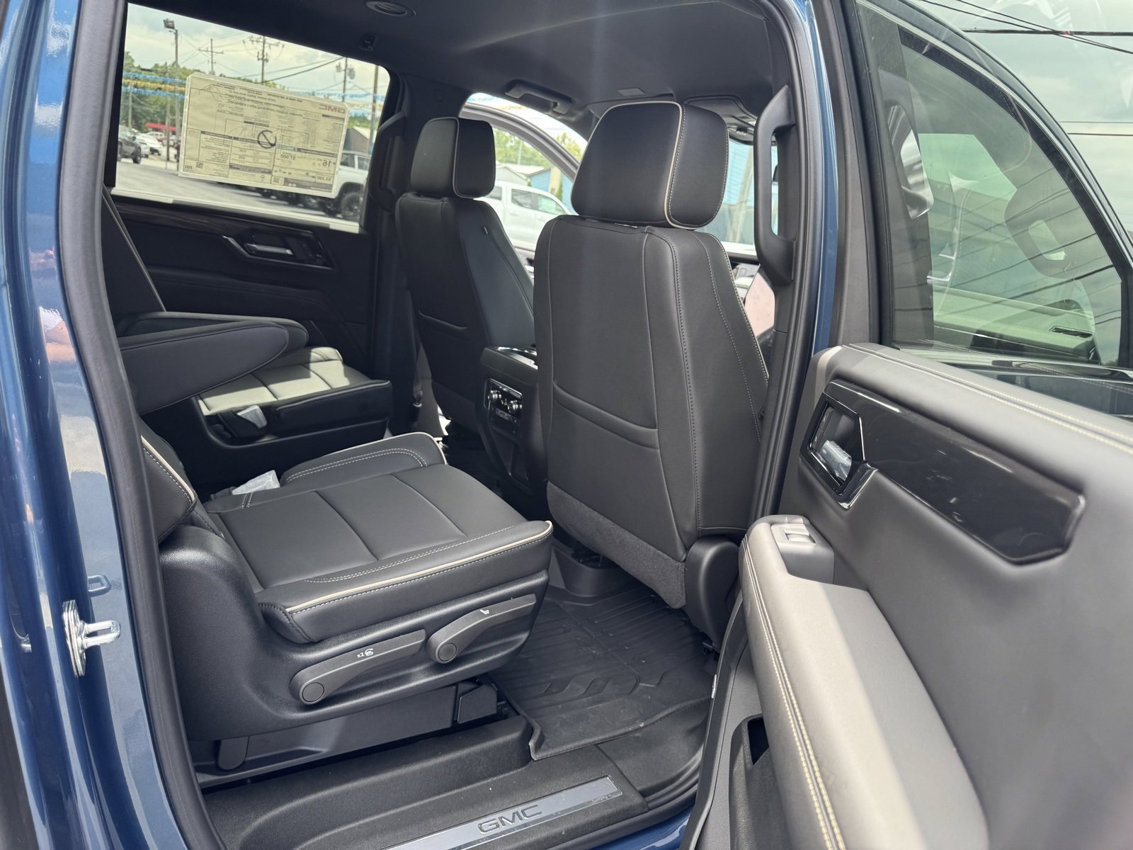 2025 Gmc Yukon XL photo 24