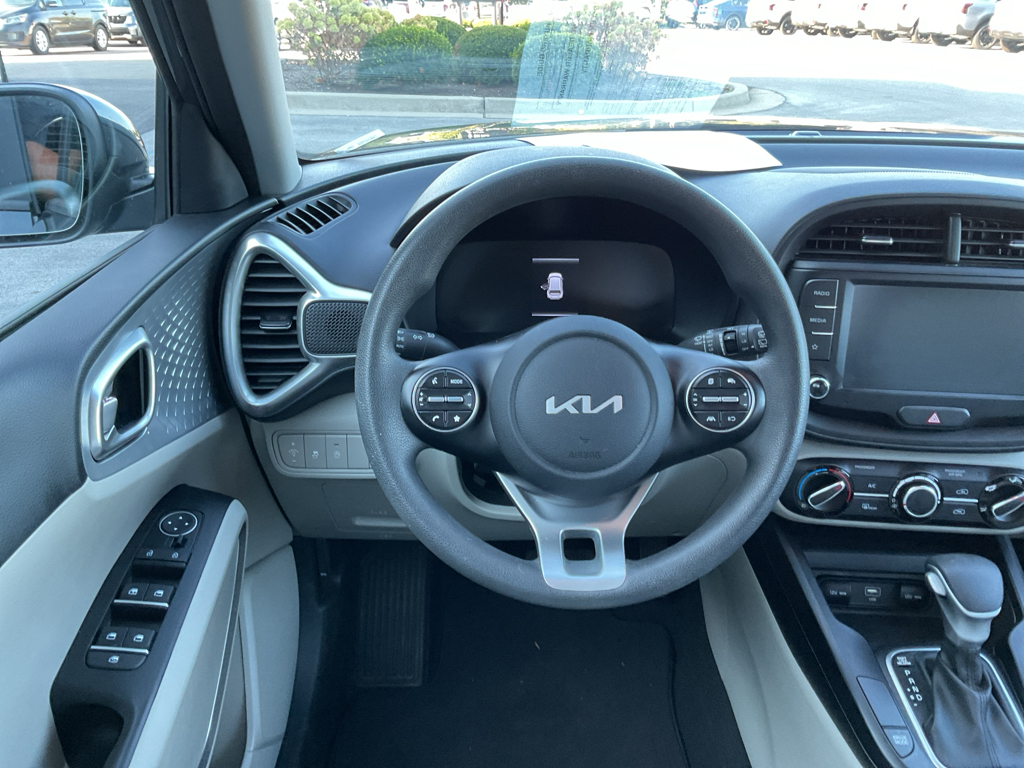 2023 Kia Soul LX photo 14