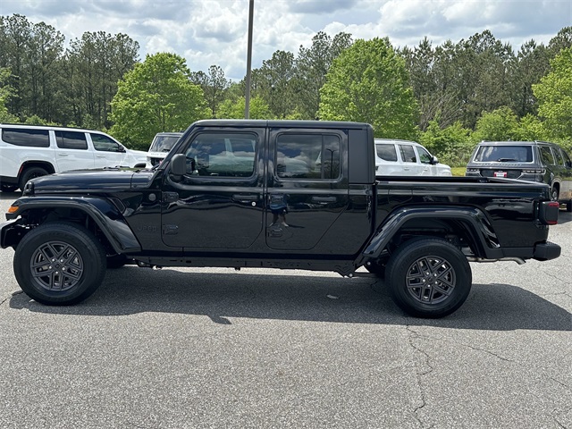 2025 Jeep Gladiator Sport S photo 2