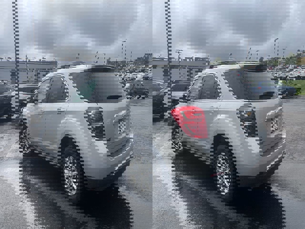2017 Chevrolet Equinox LT photo 4