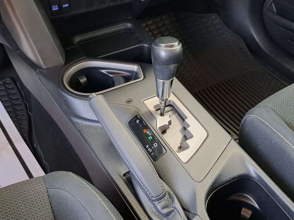 2016 Toyota RAV4 XLE photo 18