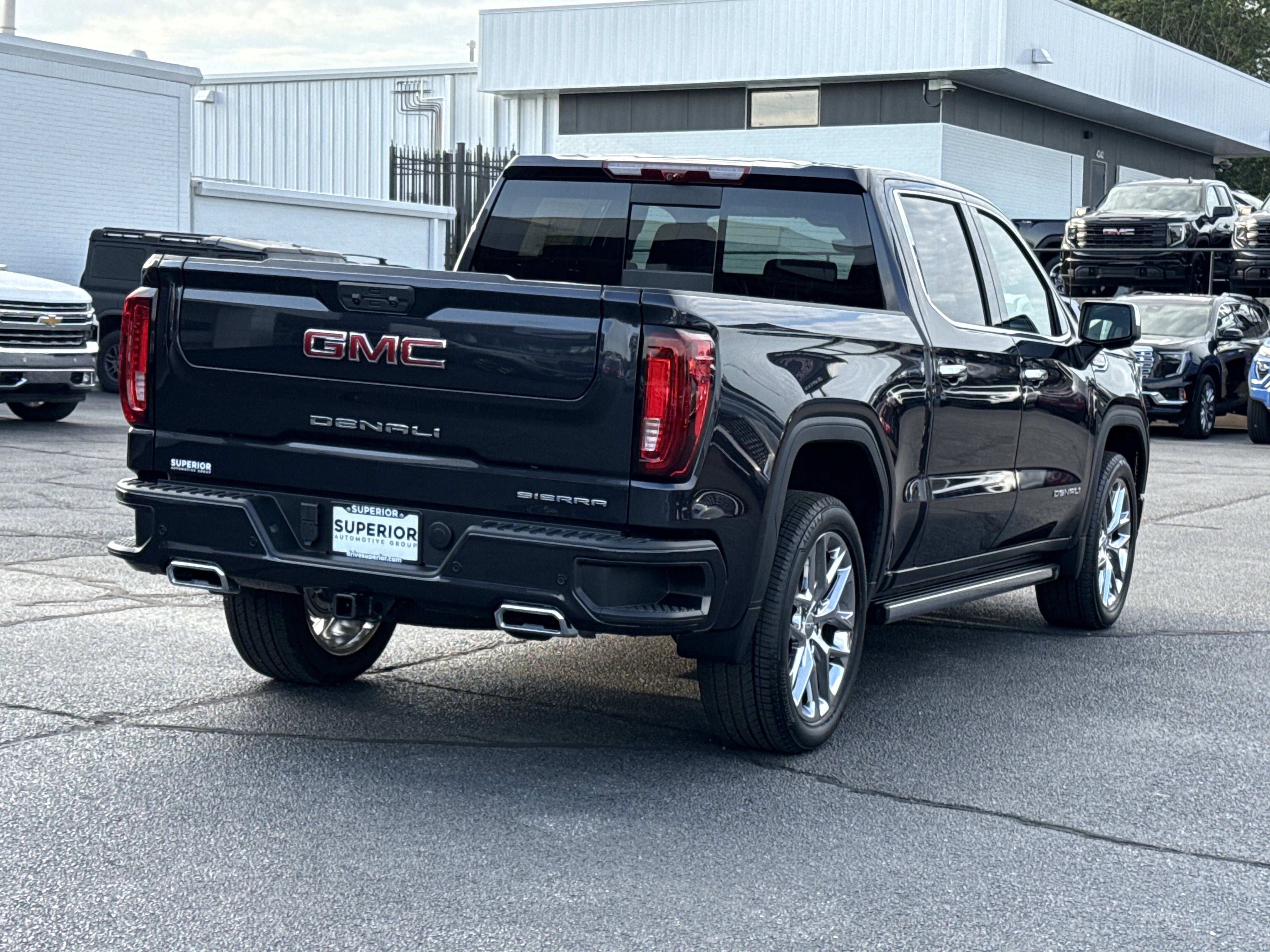 2025 Gmc Sierra Denali photo 2