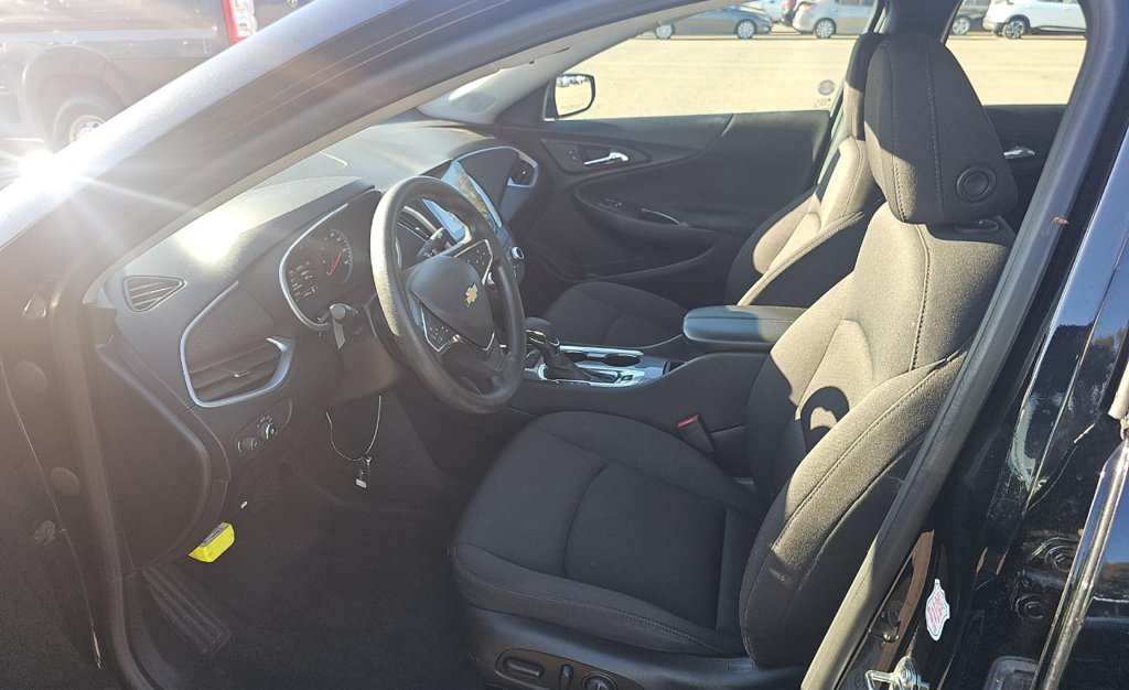 2023 Chevrolet Malibu 1LT photo 4