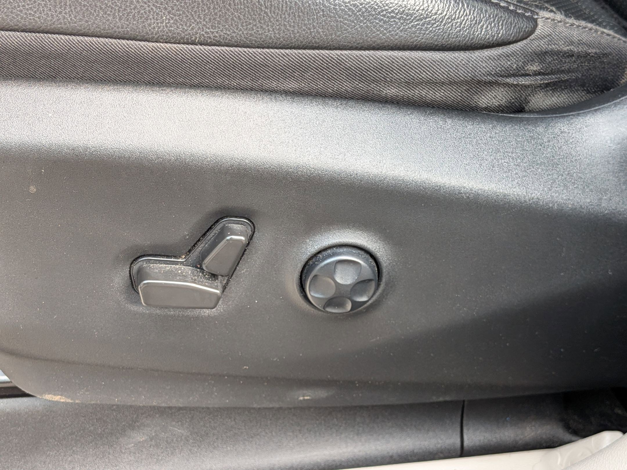 2021 Chrysler Pacifica Touring L photo 14