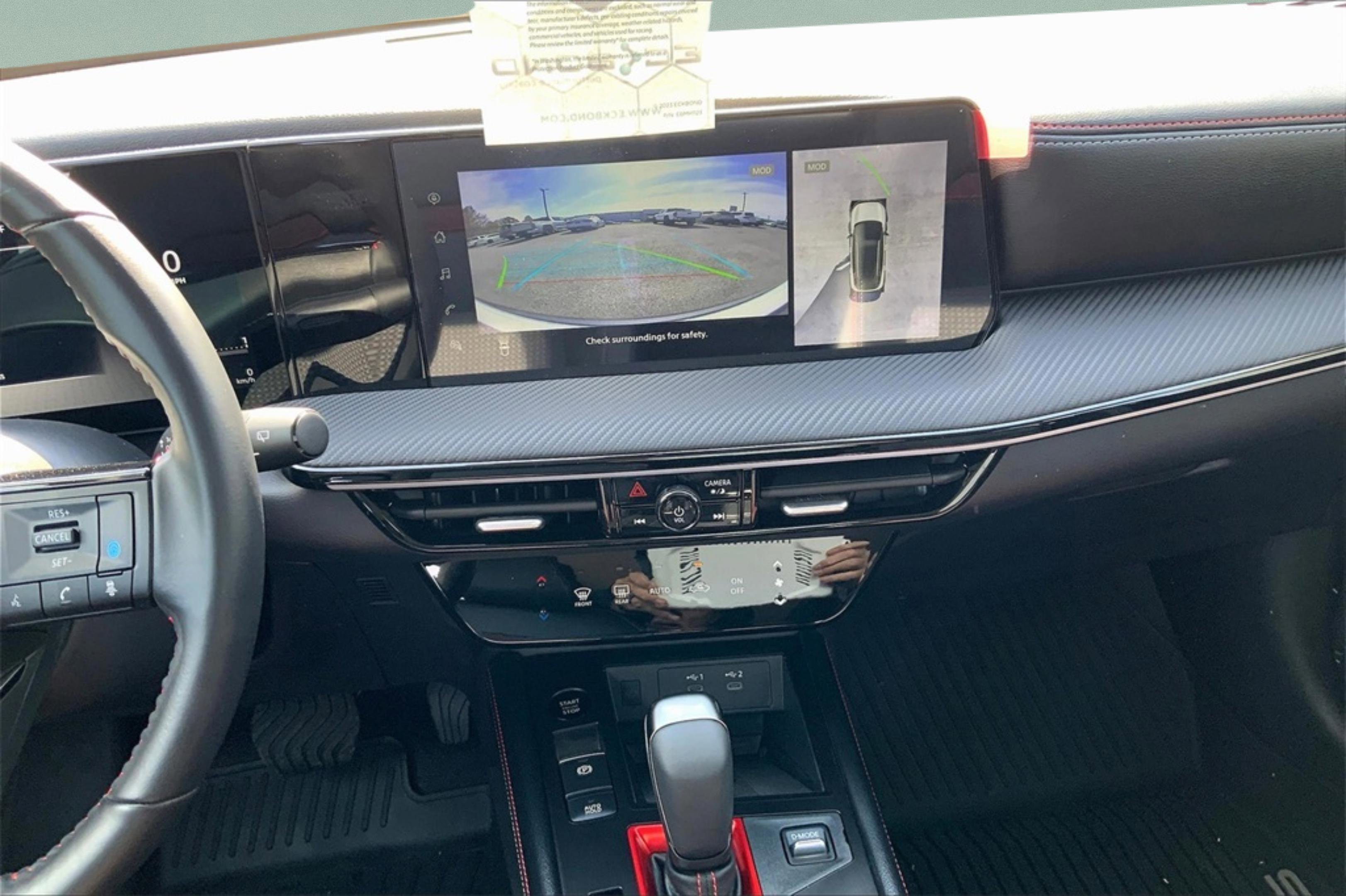 2025 Nissan Kicks SR photo 6