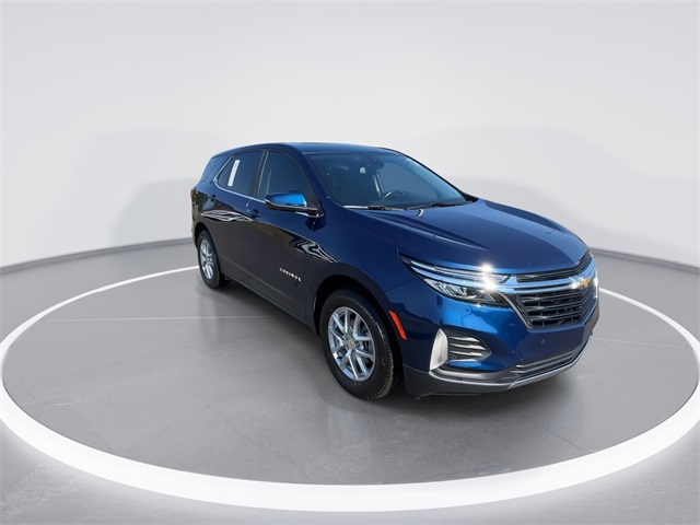 2022 Chevrolet Equinox LT photo 2