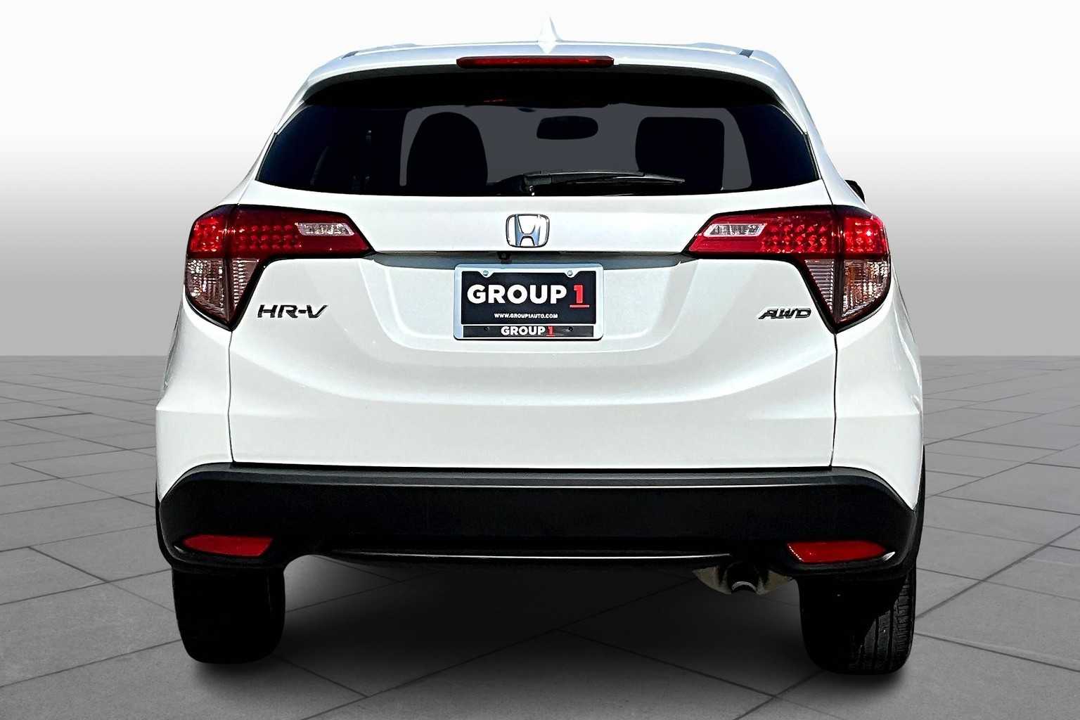 2016 Honda HR-V LX photo 4