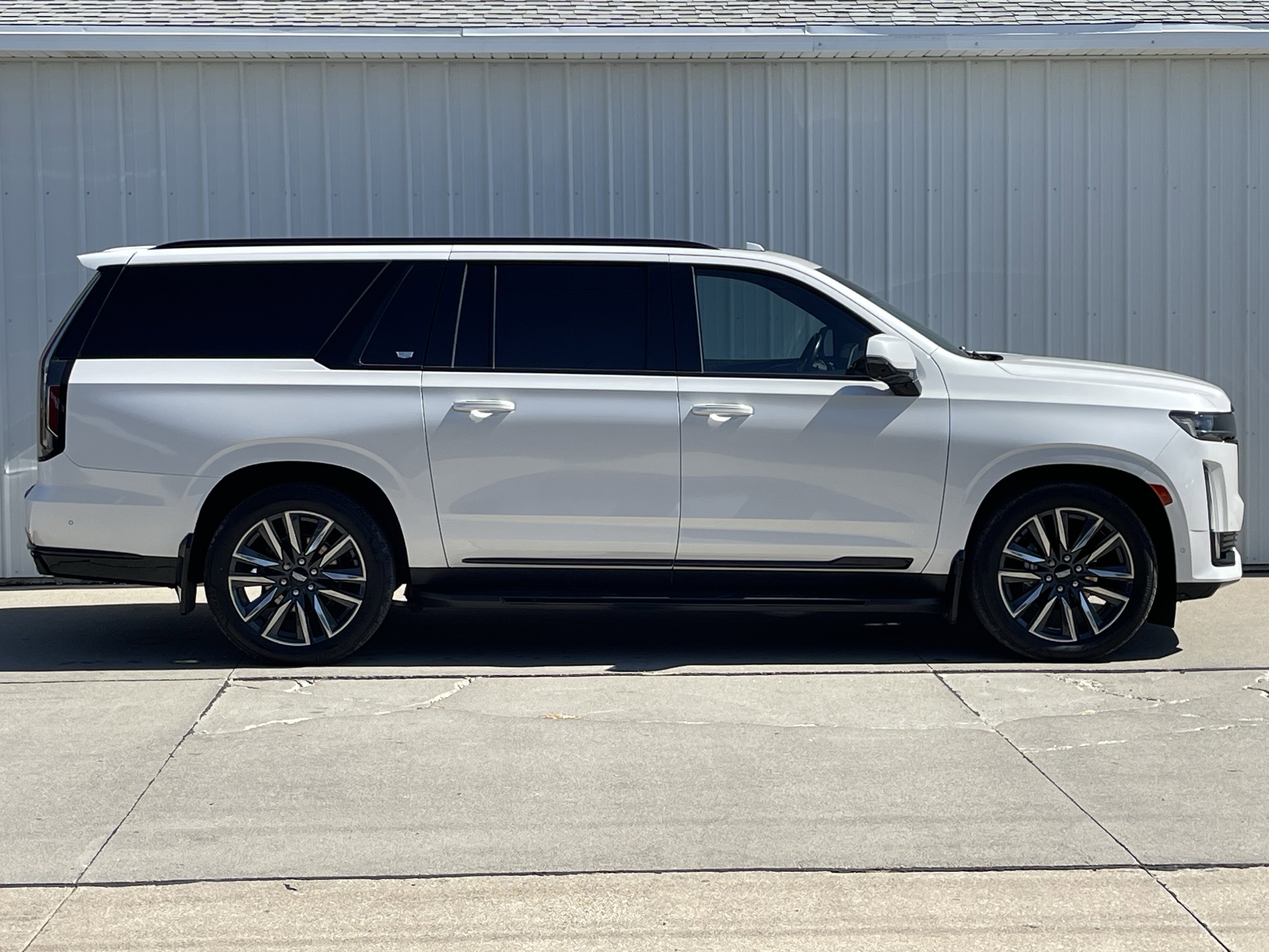 2021 Cadillac Escalade ESV Sport photo 2