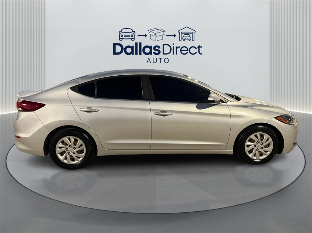 2017 Hyundai Elantra SE photo 4